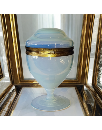 Bonbonnière en verre opaline de Murano