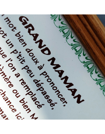 Poésie "Grand-Maman" ou "Grand-Papa" sur carrelage avec cadre en bois clair
