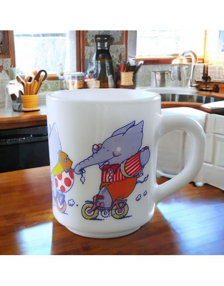Mug Arcopal avec dessin d'éléphants à bicyclette pour Roda