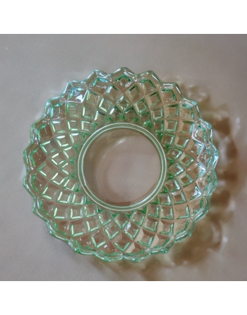 Plat vert transparent aux motifs losanges