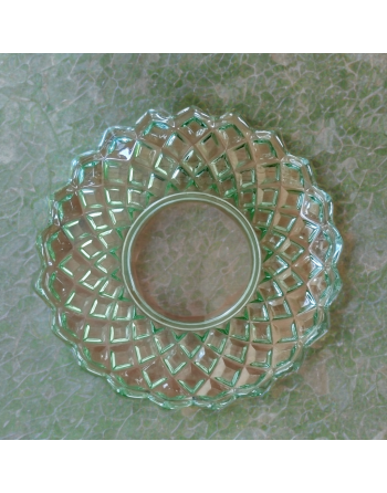 Plat vert transparent aux motifs losanges
