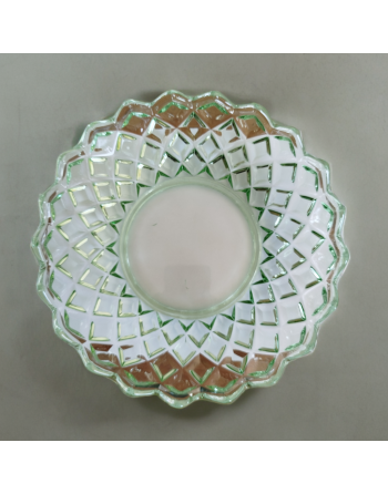 Plat vert transparent aux motifs losanges