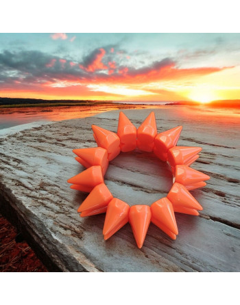Bracelet en plastique à pics oranges