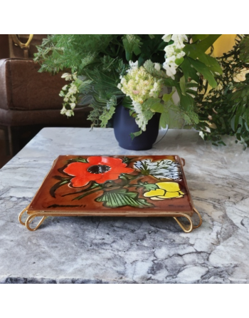 Sous-plat Vallauris sur carrelage décor Fleurs des champs