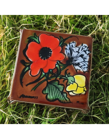 Sous-plat Vallauris sur carrelage décor Fleurs des champs