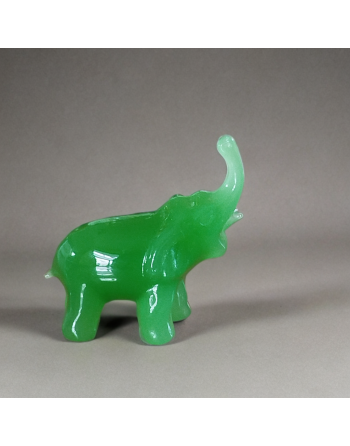 Petit éléphant en jade verte