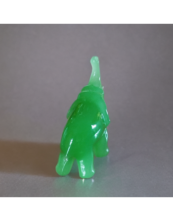 Petit éléphant en jade verte