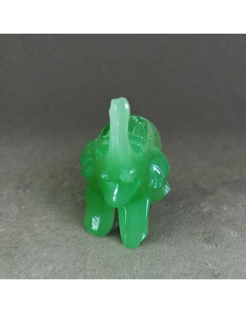 Petit éléphant en jade verte