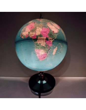 Globe terrestre lumineux (entre 1990 et 1992)