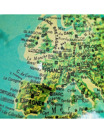 Globe terrestre lumineux (entre 1990 et 1992)