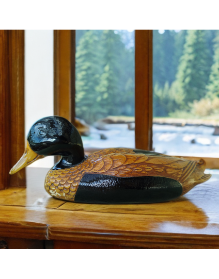 Grand canard en bois massif sculpté et peint à la main - années 70