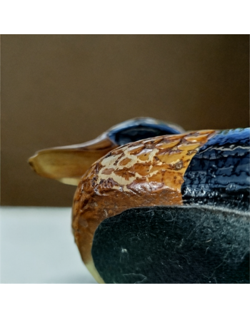 Grand canard en bois massif sculpté et peint à la main - années 70