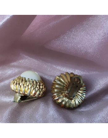Boucles d’oreilles clips vintage style Myriam Haskell – Glands couleur bronze et perles synthétiques