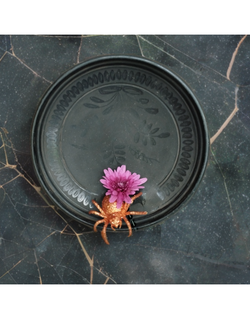 Assiette en céramique noire de Nádudvar signée Lajos Fazekas, 1988