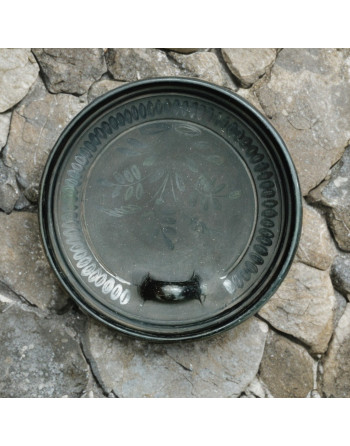 Assiette en céramique noire de Nádudvar signée Lajos Fazekas, 1988