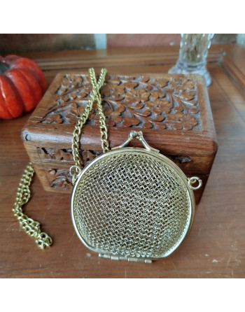 Petit porte-monnaie collier en mailles de métal doré, fermeture baiser vintage